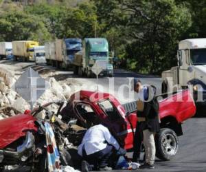 En este vehículo se conducían las víctimas del accidente registrado en cuesta La Moramulca, al sur de Honduras. ...