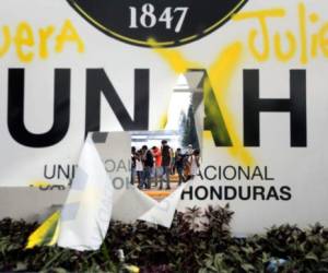 Por las protestas en la UNAH se han perdido más de 73 días de clases, por lo que el tercer período académico fue cancelado y el segundo está en riesgo. Foto: EL HERALDO
