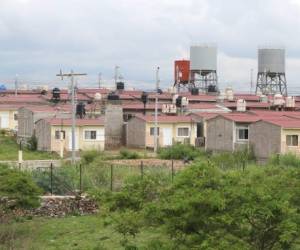 En la salida al sur se construyen nuevos proyectos habitacionales. Foto: Alex Pérez / EL HERALDO.