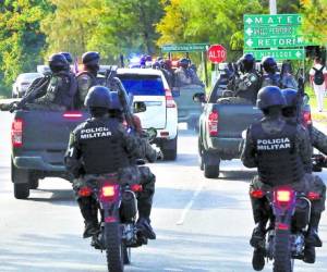 Luego de la audiencia, Mario Zelaya fue trasladado al Primer Batallón de Infantería a bordo de una camioneta blanca y fuertemente custodiado.