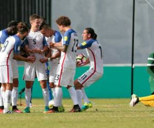 Los jugadores de Estados Unidos celebran el triunfo ante San Vicente (Foto: Redes)