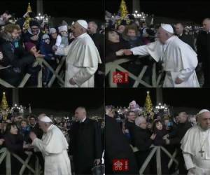 El papa Francisco se disculpó este miércoles, antes de la tradicional oración del Ángelus, por haber 'perdido la paciencia' la víspera cuando una fiel lo forzó a darle la mano y él le dio un golpe en el antebrazo. FOTOS: AFP