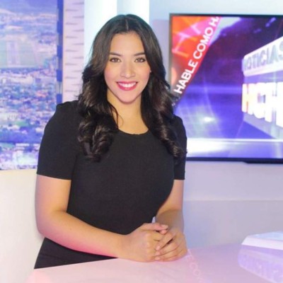 Los 10 looks más elegantes de Carolina Lanza, el bello rostro de la televisión hondureña