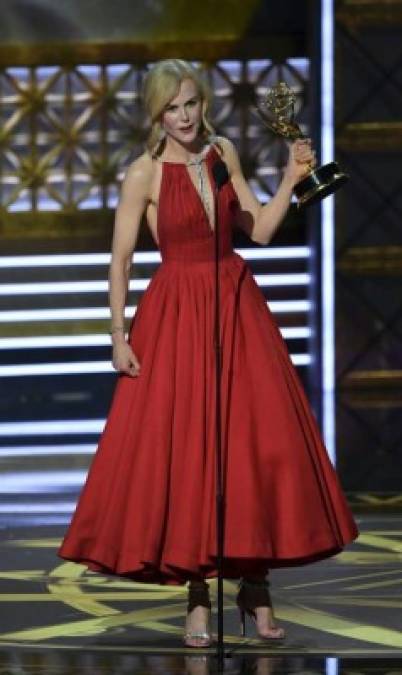 FOTOS: Así posaron los ganadores de los Premios Emmy 2017