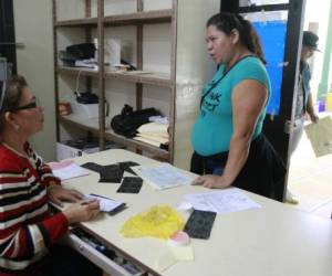 En el sistema público se cobra 400 lempiras por cada alumno que acude al programa de reforzamiento. Foto: Alejandro Amador/EL HERALDO.