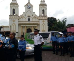 Agentes de prevención y tránsito vial desarrollarán a diario operaciones consistentes en saturaciones, patrullajes, registros y retenes que conllevan garantizar la seguridad en el sector de Suyapa. (Foto: El Heraldo Honduras/ Noticias Honduras hoy)