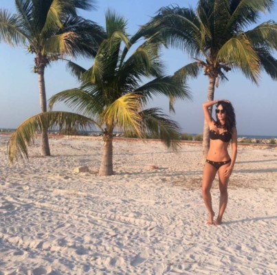 Las provocadoras fotos en bikini de Manelyk González de 'Aca Shore'