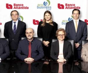 Por parte de Banco Atlántida: Guillermo Bueso, Fernando de Mergelina, María José Agüero, Ilduara Bonilla, José Fernando Mendoza y Faustino Laínez y como representante de la Unión Europea: Alfredo Gadea.