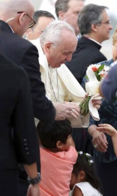 FOTOS: Así fue la llegada del papa Francisco a Chile