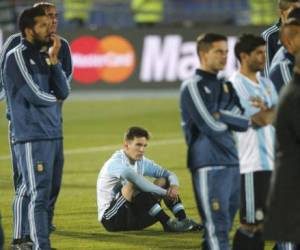 Messi no podía creer haber fallado el penal en la final de la Copa América ante Chile.