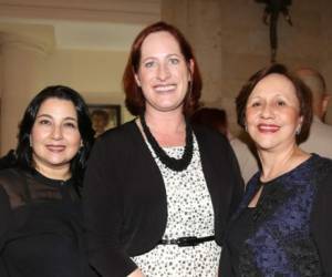 Francia Quintana, Heide Fulton y Rosario Córdova.