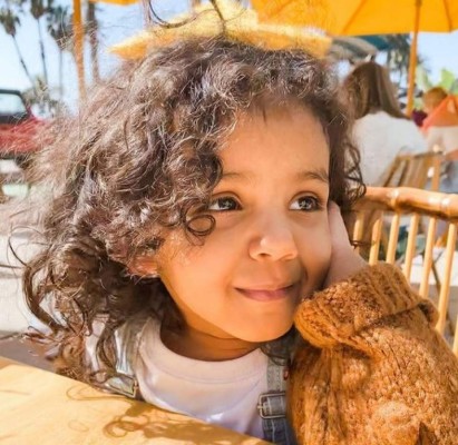 Kashe Quest, la niña de dos años con inteligencia similar a la de Einstein (FOTOS)