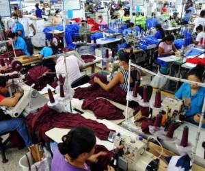 De acuerdo con los informes de la AHM y del BCH, el valor exportado de prendas de vestir disminuyó de 3,496 a 3,250.2 millones de dólares, o sea 245.8 millones de dólares menos.