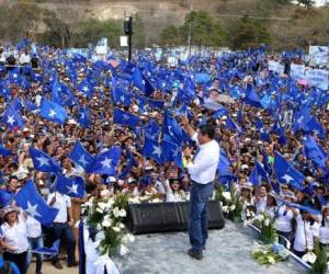 El precandidato presidencial de dos movimientos del Partido Nacional recibió el respaldo de más de 20 mil cachurecos procedentes de toda la región occidental.