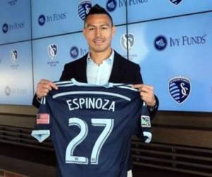 El volante hondureño, Roger Espinoza, vuelve al Sporting Kansas de la MLS.