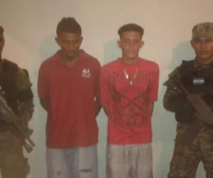 Los detenidos fueron identificados como Germán David Fajardo, de 21 años de edad, y Víctor Manuel Álvarez, de 22.