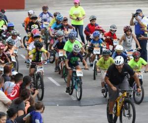 Alrededor de 250 niñas y niños participaron en la Vuelta Ciclística Infantil de EL HERALDO, foto: Ronal Aceituno.