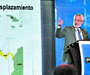 REFUGIADOS. El representante de ACNUR, Fernando Protti, en la conferencia sobre migración.