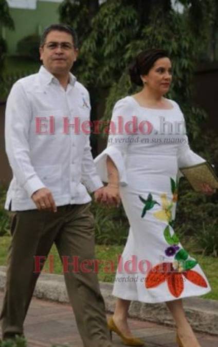 FOTOS: Elegantes vestidos de las primeras damas en desfiles patrios