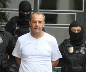 Cabral y su esposa Adriana Anselmo fueron detenidos en noviembre del año pasado, en una ramificación de la Operación Lava Jato (Foto: UOL Noticias/ El Heraldo Honduras/ Noticias de Honduras)