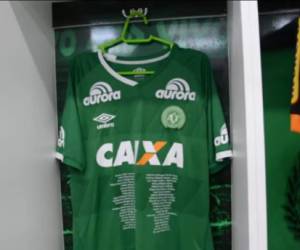 Una imagen del vídeo con el que Chapecoense agradeció a los 'Times' rivales en Brasil.