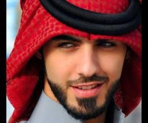 Omar Borkan Al Gala presenta a su novia.