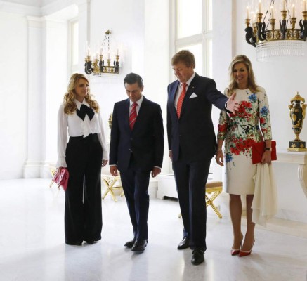 Looks: Angélica Rivera se luce con elegante estilo en la gira de Peña Nieto por Holanda y España
