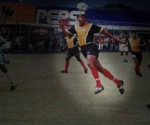 Reyes Bonilla conocido popularmente como Lobito jugó en los equipos del Real Maya al igual que el Real Comayagua,