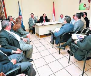 Los diputados se reunieron ayer con las autoridades del Consejo Central Ejecutivo del Partido Liberal.