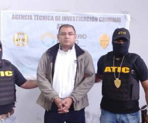 La acción fue desarrollada por miembros de la ATIC, quienes le dieron captura en la avenida La Paz, en el centro de Tegucigalpa, tras una operación de vigilancia.