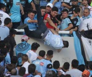 Emanuel Balbo cayó desde la tribuna y debido a los golpes fue diagnosticado con muerte cerebral, pero este lunes se confirmó su deceso (Foto: Redes)