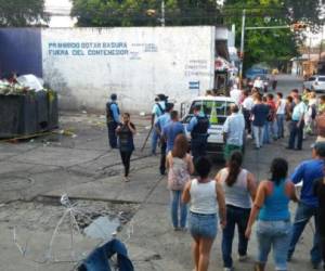 Testigos dijeron que las víctimas eran jóvenes conocidos del sector que trabajaban en la recolección de basura.