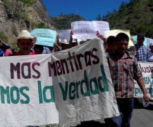 Los manifestantes solicitaron la liberación de Sergio Rodríguez, gerente de temas sociales y ambientales de DESA, quien fue capturado para investigación sobre el caso de Berta Cáceres, y argumentaron que es inocente.