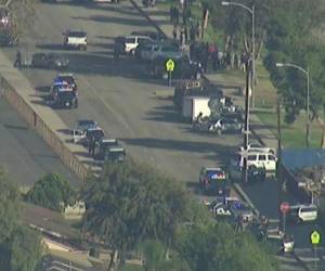 El tiroteo se registró la tarde de este martes en la ciudad de Azusa, California, Estados Unidos, donde el resultado es de una persona muerta y tres heridas. (Foto: Redes)