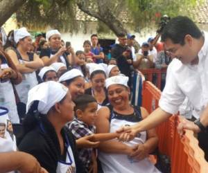 El presidente Juan Orlando Hernández hizo la incorporación de las nuevas microempresas en un acto realizado en el municipio de Valle de Ángeles.