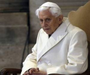 El papa emérito se declaró emocionado de que 'tantos lectores deseen saber como va este último periodo de (su) vida'. (Foto: AFP/ El Heraldo Honduras/ Noticias Honduras hoy)
