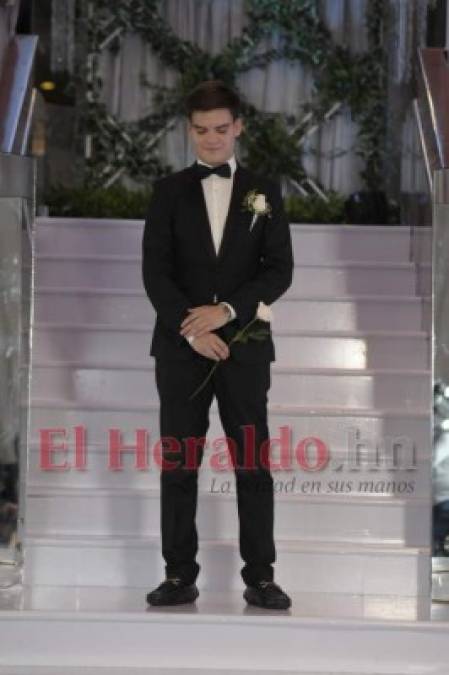 Los seniors 2019 DelCampo School lucieron elegantes y glamurosos en su Prom (Parte II)