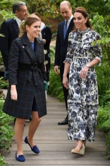 FOTOS: Los mejores looks de Meghan Markle y Kate Middleton que imponen moda en la realeza