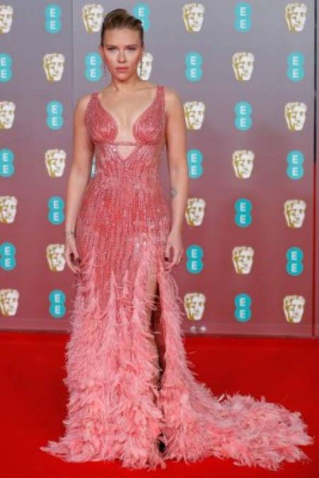 Premios BAFTA: Scarlett Johansson deslumbró con sexy vestido en la gala