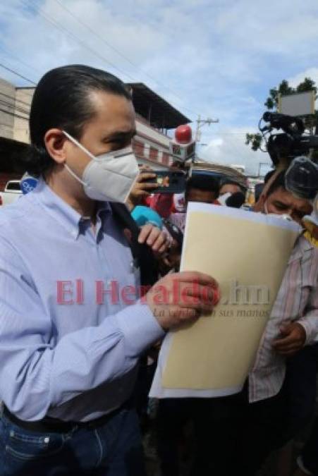 FOTOS: Sin pronunciar palabra, así llegó Marco Bográn a la Atic