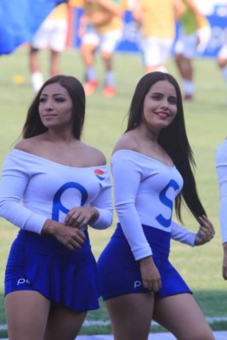 Bellas aficionadas llegaron a presenciar el partido entre Motagua y Platense