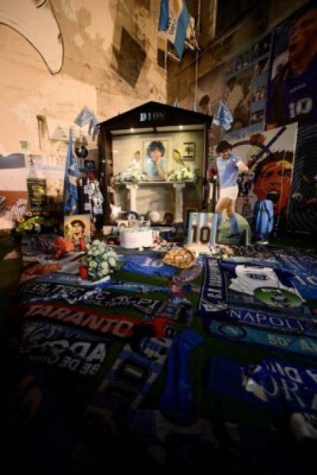 Entre homenajes y escándalo por violación, se cumple un año de la muerte de Maradona (FOTOS)