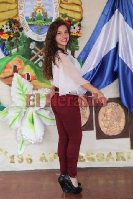 Con carisma y belleza quieren enamorar a Honduras las palillonas del Instituto España Jesús Milla Selva