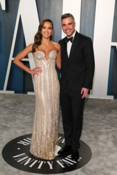 El coqueto vestido de Jessica Alba en la fiesta Vanity Fair de los Oscar