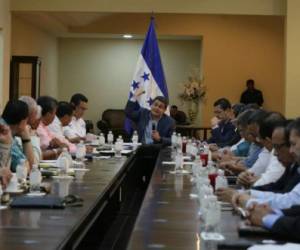 El gobierno tiene previsto avanzar en la preparación del gran diálogo nacional previo a la toma de posesión del presidente reelecto Juan Orlando Hernández, a realizarse el próximo 27 de enero.