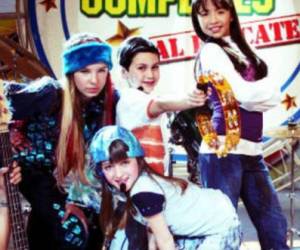 ''Cómplices al rescate'' fue una telenovela infantil-juvenil mexicana, producida por Televisa, que narraba la historia de dos hermanas gemelas que fueron separadas al nacer.