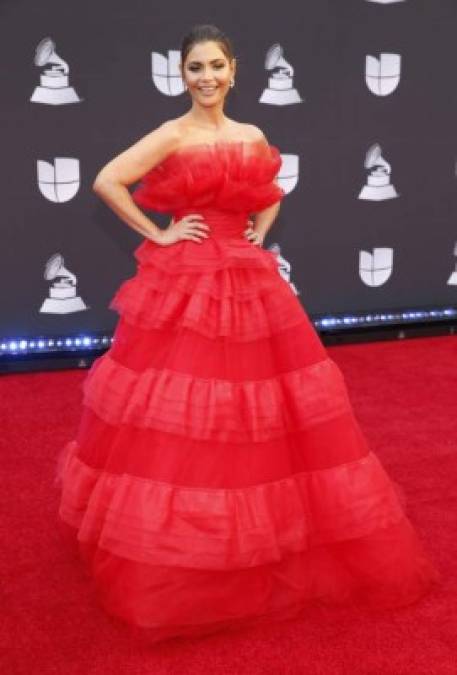 FOTOS: Los peor vestidos de los Latin Grammy 2019