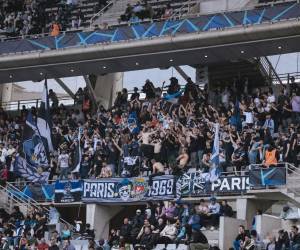 Fans del París F.C. en el Stade Charléty, donde la asistencia ha aumentado un tercio gracias a una nueva iniciativa.
