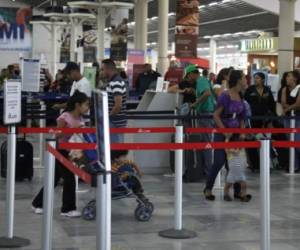La hondureña salió el pasado lunes del aeropuerto internacional Ramón Villeda Morales rumbo a la madre patria.