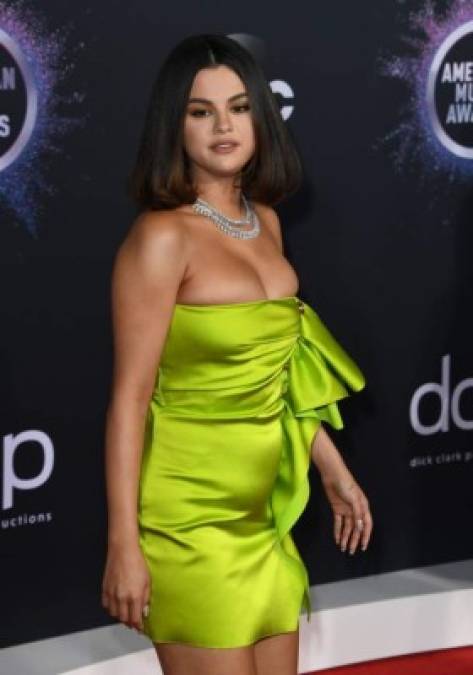 FOTOS: Selena Gómez y el vestido que evidenció su sobrepreso en los AMA's 2019